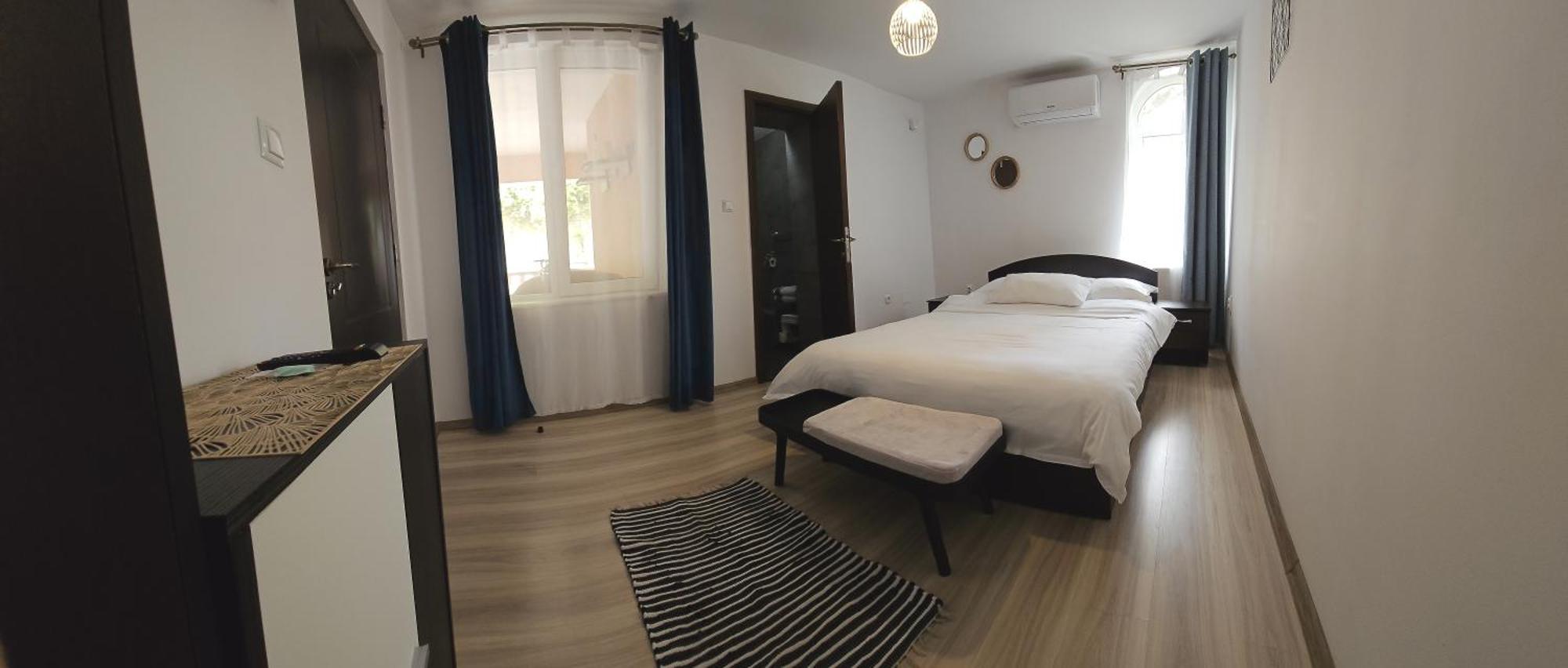 Hillside Hotel Oradea Exterior photo